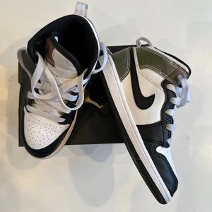 Jordan 1 Mid Little Kids 13C Used